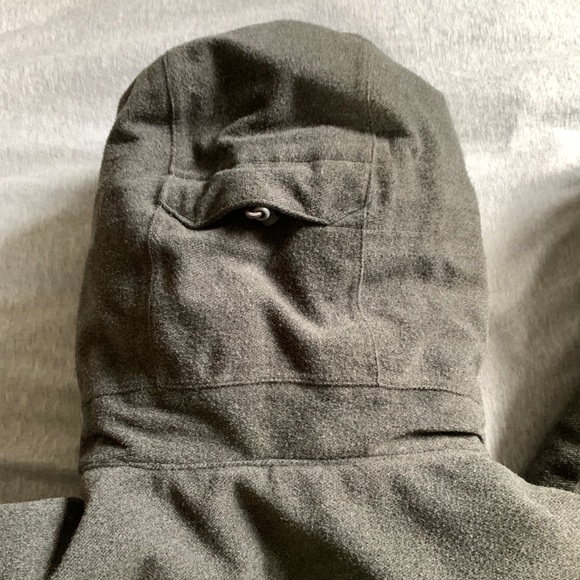 Burton Eden Quilted Snowboarding Jacket - Picture 11 of 16